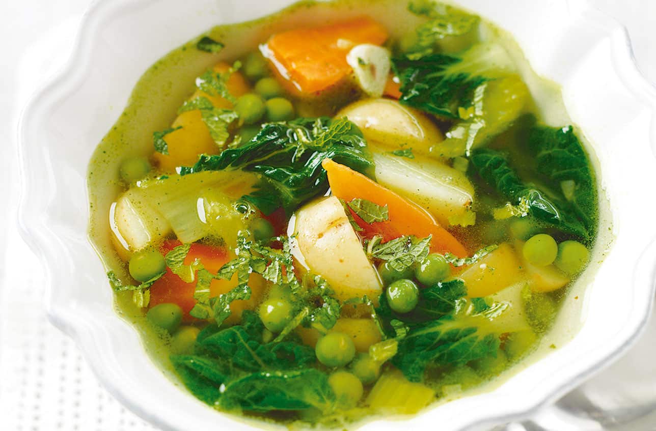 vegetable-soups-that-can-help-you-lose-weight-yeyelife