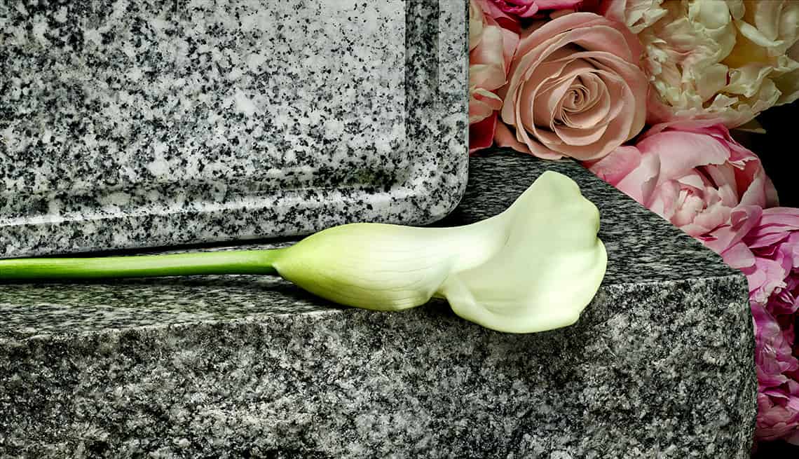 150+ Heartfelt Funeral Messages and Quotes - YeyeLife