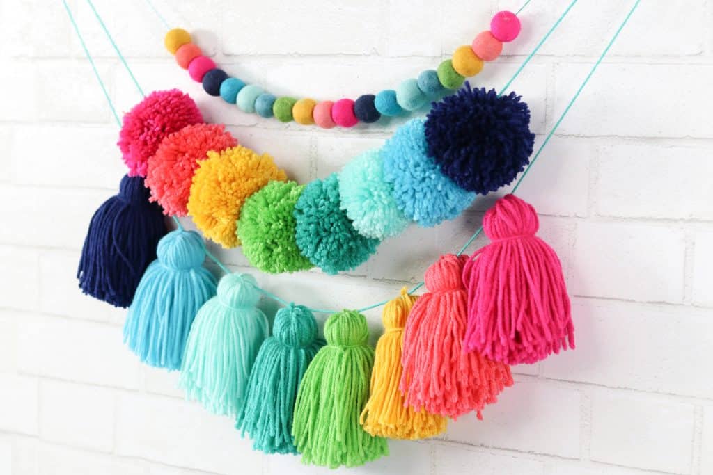 How Do You Make Yarn Tassels by Hand? - YeyeLife