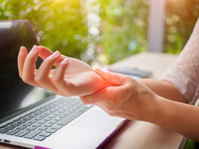 9 Tips To Ease Carpal Tunnel Syndrome Pain YeyeLife